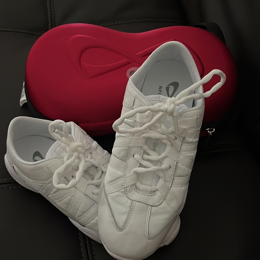 Nfinity evolution cheer shoes
